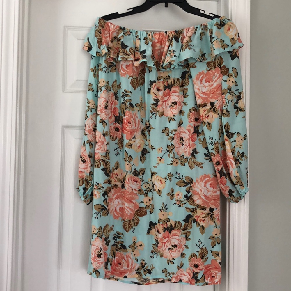 Off shoulder boutique dress